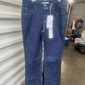 Levi’s slender boot cut jeans for women-size 6